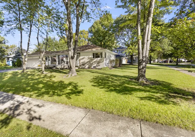 Photo 3 of Single family home for sale at 3810 Bobwhite Ln, Rolling Meadows, IL 60008 | MLS# 12780260 | Listing updated on 2026-10-08
