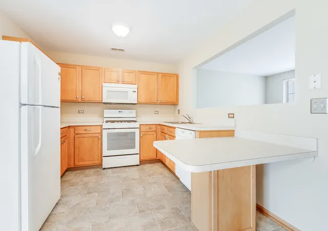 Photo 4 of Single family home for sale at 797 Serendipity Dr, Aurora, IL 60504 | MLS# 12780268 | Listing updated on 2026-10-10