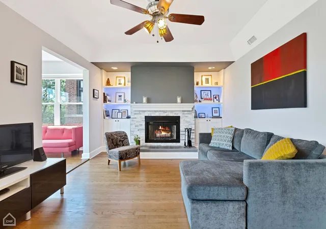 Photo 3 of Condo for sale at 4448 N Malden St #3, Chicago, IL 60640 | MLS# 12780269 | Listing updated on 2026-10-22