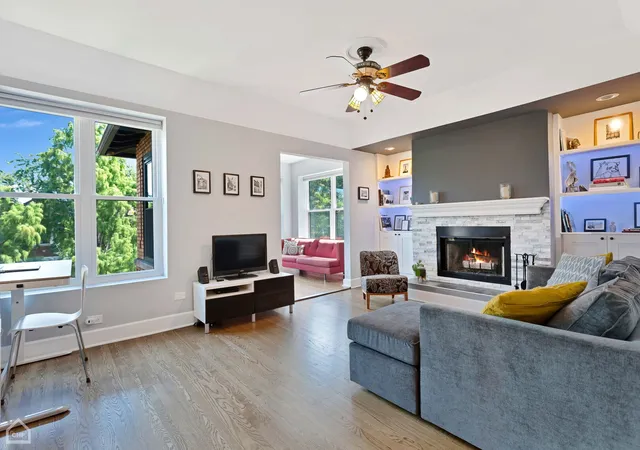 Listing Photo 4 - Condo for sale in building located at 4448 N Malden St, Chicago, IL 60640 - Unit #3