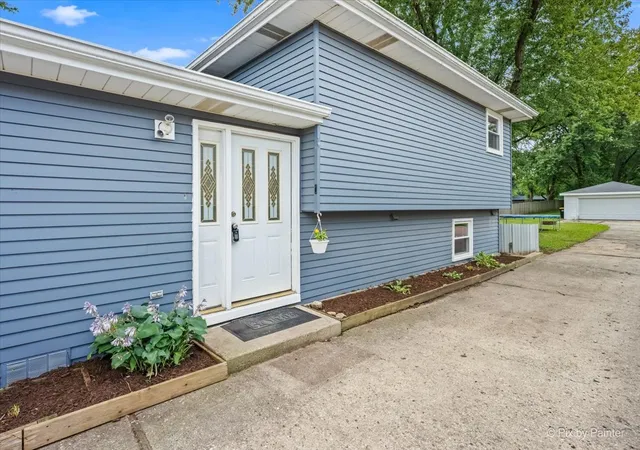 Photo 2 of Single family home for sale at 1n542 Goodrich Ave, Glen Ellyn, IL 60137 | MLS# 12780277 | Listing updated on 2026-10-09