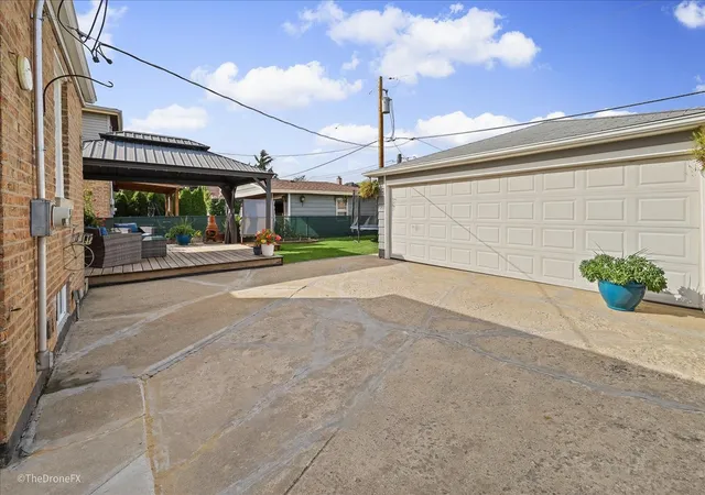 Photo 2 of Single family home for sale at 9522 Davis St, Franklin Park, IL 60131 | MLS# 12780288 | Listing updated on 2026-10-21