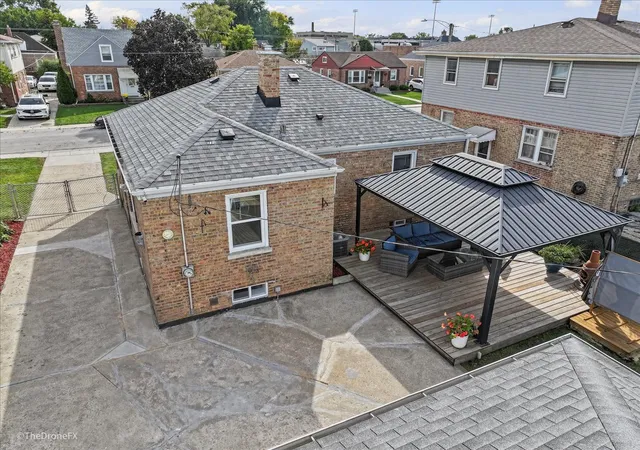 Photo 3 of Single family home for sale at 9522 Davis St, Franklin Park, IL 60131 | MLS# 12780288 | Listing updated on 2026-10-21
