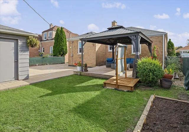 Photo 4 of Single family home for sale at 9522 Davis St, Franklin Park, IL 60131 | MLS# 12780288 | Listing updated on 2026-10-21