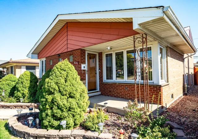 Photo 1 of Single family home for sale at 8607 S Tripp Ave, Chicago, IL 60652 | MLS# 12780292 | Listing updated on 2026-10-08