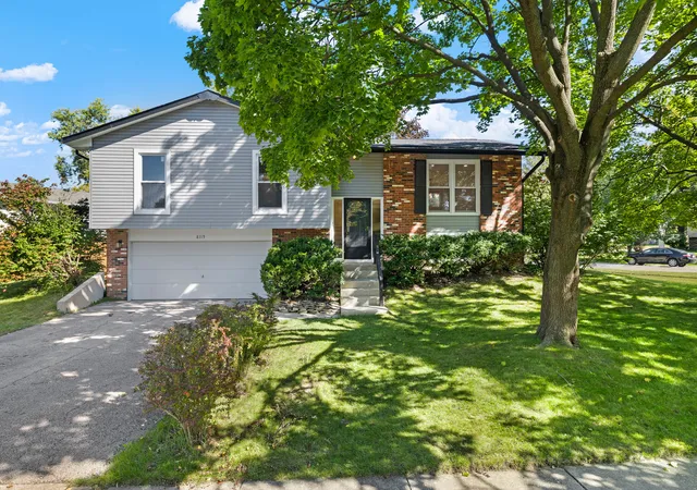 Photo 2 of Single family home for sale at 8119 Eastwood Ln, Woodridge, IL 60517 | MLS# 12780295 | Listing updated on 2026-10-09