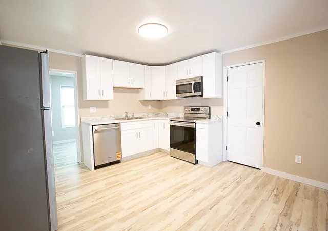 Photo 3 of Single family home for sale at 507 Commercial St, Chenoa, IL 61726 | MLS# 12780296 | Listing updated on 2026-10-09