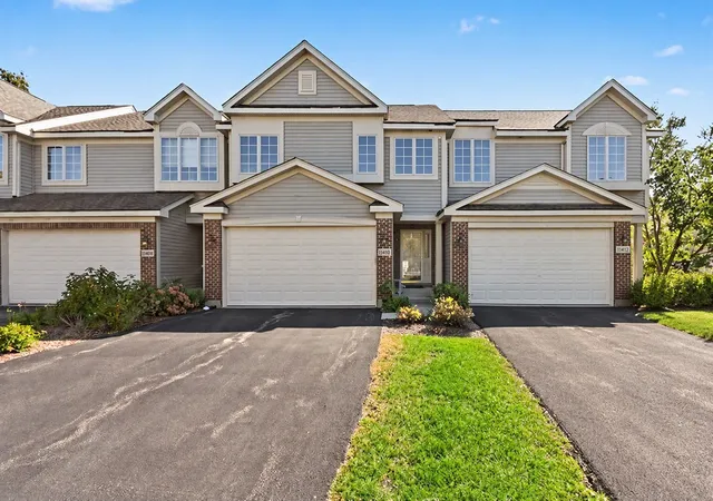 Photo 1 of Townhouse for sale at 1392 Prairie View Pkwy, Cary, IL 60013 | MLS# 12780313 | Listing updated on 2026-10-08