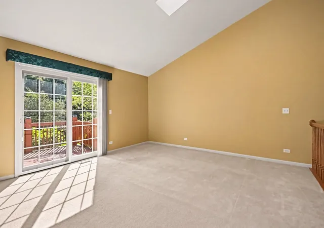 Photo 4 of Townhouse for sale at 1392 Prairie View Pkwy, Cary, IL 60013 | MLS# 12780313 | Listing updated on 2026-10-08