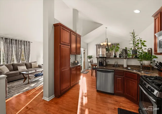 Listing Photo 5 - Condo for sale in building located at 9416 John Humphrey Dr, Orland Park, IL 60462 - Unit #17-3
