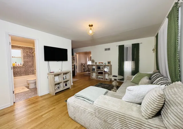 Photo 4 of Single family home for sale at 6204 Hillcrest Rd, Cary, IL 60013 | MLS# 12780332 | Listing updated on 2026-10-29