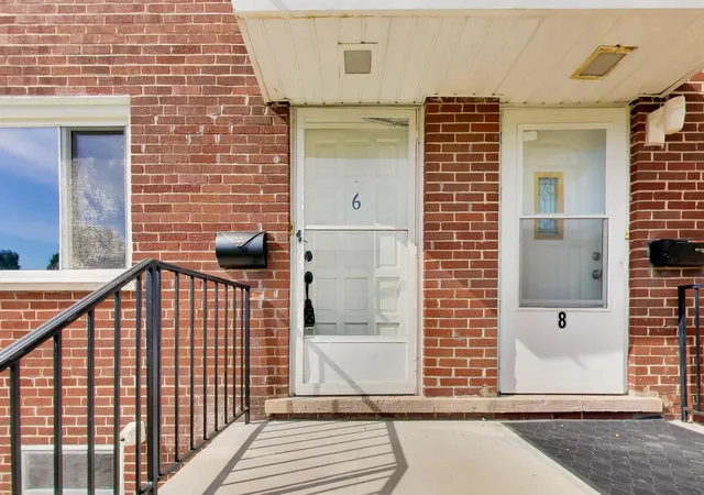 Photo 3 of Townhouse for sale at 6 Judith Ann Dr, Mount Prospect, IL 60056 | MLS# 12780336 | Listing updated on 2026-10-10