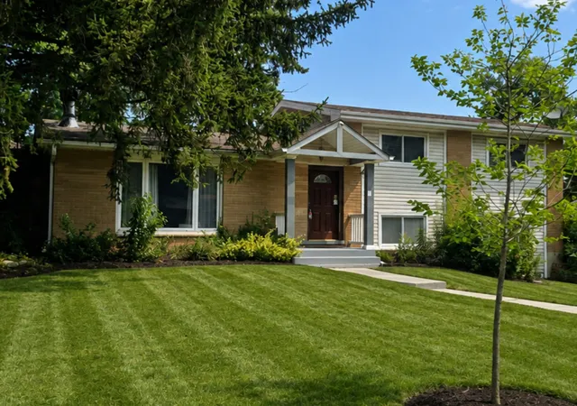 Photo 1 of Single family home for sale at 1534 Sequoia Ln, Darien, IL 60561 | MLS# 12780345 | Listing updated on 2026-10-08