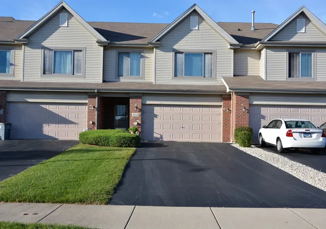 Townhouse for sale at 8244 Auburn Ln, Frankfort, IL 60423 | MLS# 12780374