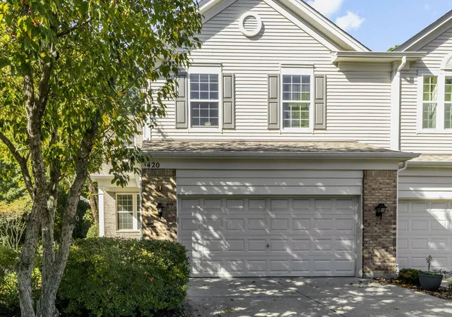 Townhouse for sale at 1420 Yellowstone Dr, Streamwood, IL 60107 | MLS# 12780400