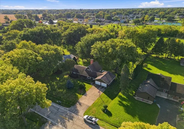Photo 3 of Single family home for sale at 1401 E 28th Street, Sterling, IL 61081 | MLS# 12780410 | Listing updated on 2026-10-08