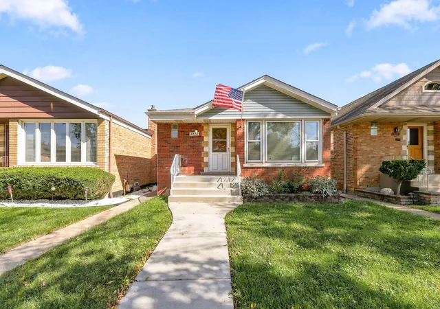 Photo 1 of Single family home for sale at 5115 S Mcvicker Ave, Chicago, IL 60638 | MLS# 12780419 | Listing updated on 2026-10-08