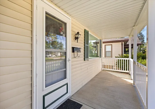 Photo 4 of Single family home for sale at 1107 W Bridge St, Streator, IL 61364 | MLS# 12780422 | Listing updated on 2026-10-09