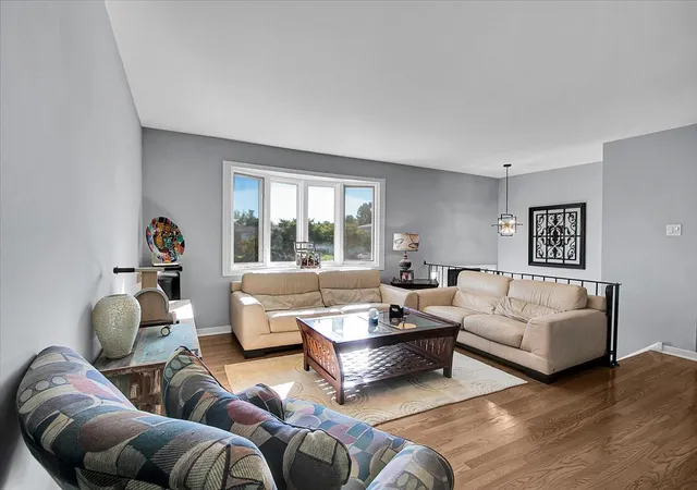 Photo 4 of Single family home for sale at 9248 S 89th Avenue, Hickory Hills, IL 60457 | MLS# 12780430 | Listing updated on 2026-10-08
