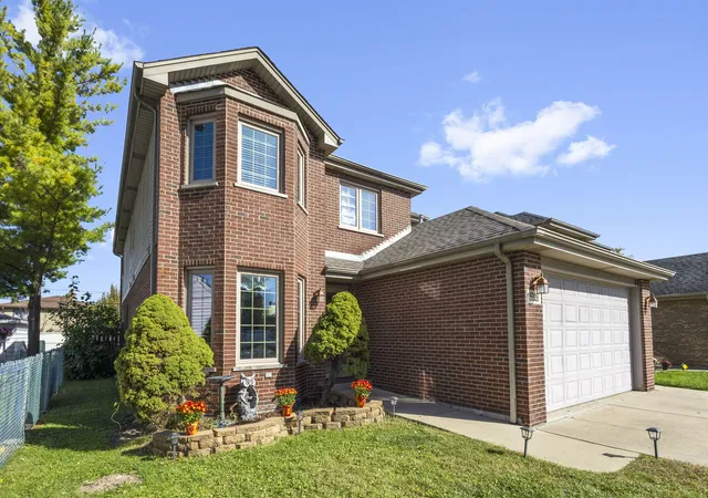 Photo 1 of Single family home for sale at 5828 W 90th Street, Oak Lawn, IL 60453 | MLS# 12780433 | Listing updated on 2026-10-10
