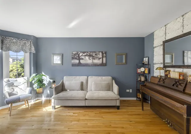 Photo 2 of Single family home for sale at 5828 W 90th Street, Oak Lawn, IL 60453 | MLS# 12780433 | Listing updated on 2026-10-10