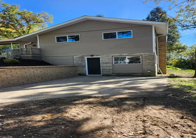 Photo 3 of Single family home for sale at 21309 Robin Rd, Harvard, IL 60033 | MLS# 12780437 | Listing updated on 2026-10-08