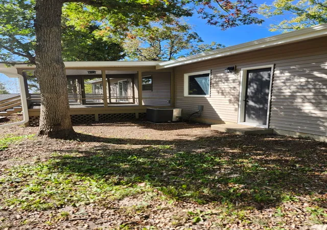Photo 3 of Single family home for sale at 21309 Robin Rd, Harvard, IL 60033 | MLS# 12780437 | Listing updated on 2026-10-08