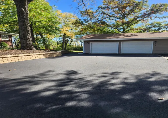 Photo 4 of Single family home for sale at 21309 Robin Rd, Harvard, IL 60033 | MLS# 12780437 | Listing updated on 2026-10-08