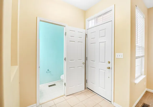 Photo 3 of Townhouse for sale at 306 Remington Dr, Saint Charles, IL 60175 | MLS# 12780450 | Listing updated on 2026-10-09