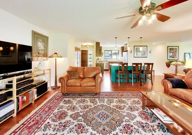Photo 3 of Single family home for sale at 544 Fox Glove Ln, Barrington, IL 60010 | MLS# 12780461 | Listing updated on 2026-10-08