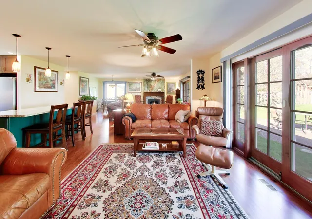 Photo 3 of Single family home for sale at 544 Fox Glove Ln, Barrington, IL 60010 | MLS# 12780461 | Listing updated on 2026-10-08