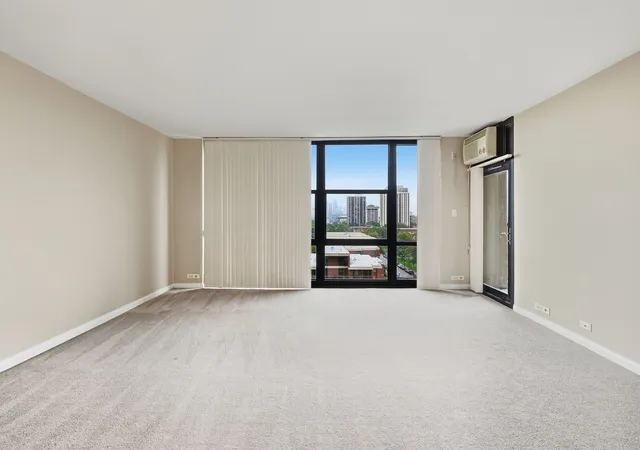 Photo 2 of Condo for sale at 3001 S Michigan Ave #809, Chicago, IL 60616 | MLS# 12780469 | Listing updated on 2026-10-08