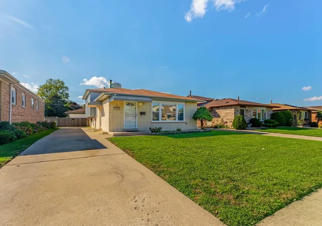 Single family home for sale at 7832 Lamon Ave, Burbank, IL 60459 | MLS# 12780474