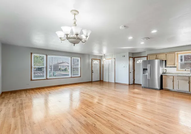 Photo 2 of Single family home for sale at 7832 Lamon Ave, Burbank, IL 60459 | MLS# 12780474 | Listing updated on 2026-10-08