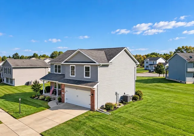 Photo 2 of Single family home for sale at 274 Apple Grv Ln, Valparaiso, IN 46385 | MLS# 12780478 | Listing updated on 2026-10-08