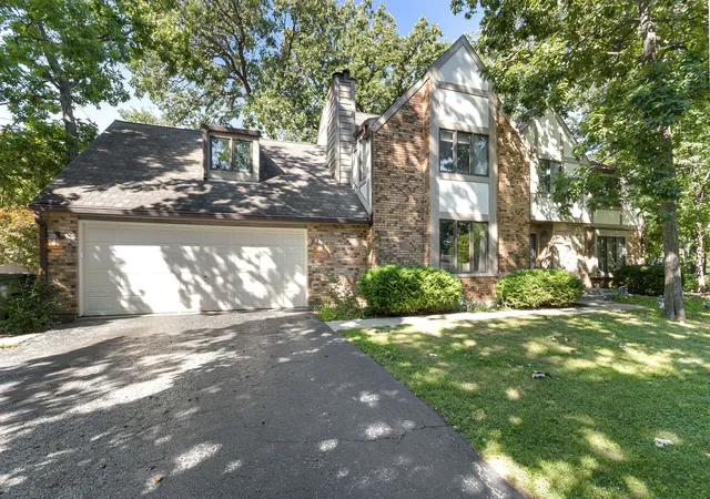 Photo 3 of Single family home for sale at 22214 S Gawain Dr, Joliet, IL 60404 | MLS# 12780482 | Listing updated on 2026-10-08