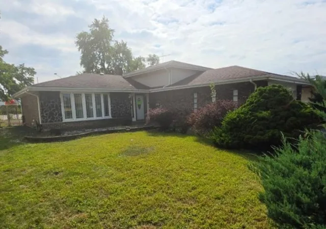 Photo 3 of Single family home for sale at 625 E 173rd Street, South Holland, IL 60473 | MLS# 12780491 | Listing updated on 2026-10-08