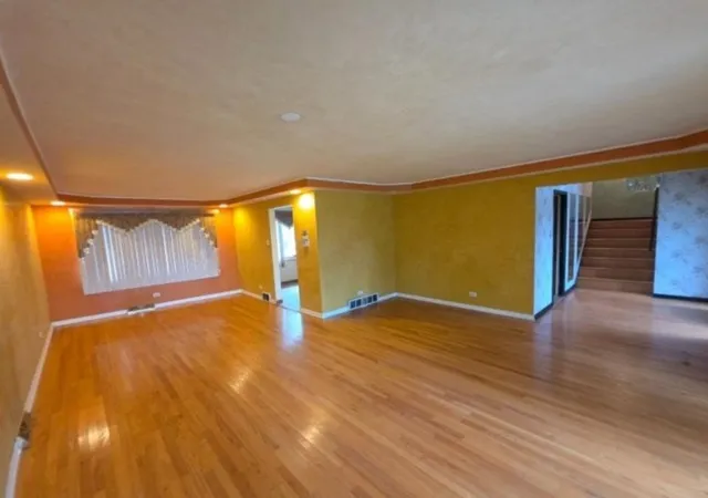 Photo 3 of Single family home for sale at 625 E 173rd Street, South Holland, IL 60473 | MLS# 12780491 | Listing updated on 2026-10-08