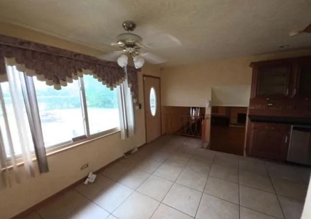 Photo 4 of Single family home for sale at 625 E 173rd Street, South Holland, IL 60473 | MLS# 12780491 | Listing updated on 2026-10-08