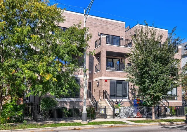 Photo 1 of Condo for sale at 1648 W Diversey Pkwy #2E, Chicago, IL 60614 | MLS# 12780512 | Listing updated on 2026-10-09