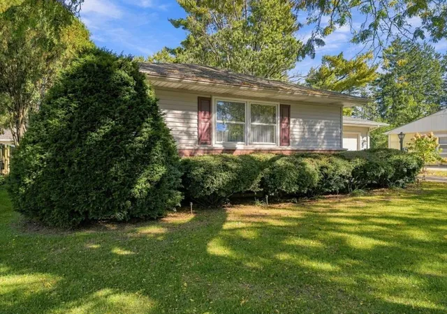 Photo 3 of Single family home for sale at 408 Sunset Ln, Mount Morris, IL 61054 | MLS# 12780516 | Listing updated on 2026-10-09