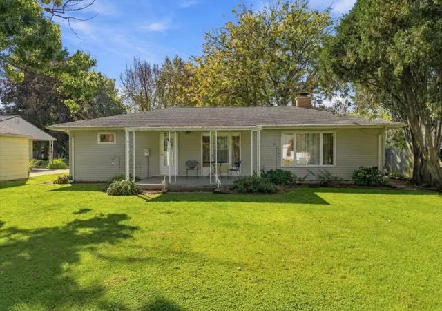 Photo 3 of Single family home for sale at 408 Sunset Ln, Mount Morris, IL 61054 | MLS# 12780516 | Listing updated on 2026-10-10