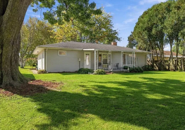 Photo 4 of Single family home for sale at 408 Sunset Ln, Mount Morris, IL 61054 | MLS# 12780516 | Listing updated on 2026-10-10