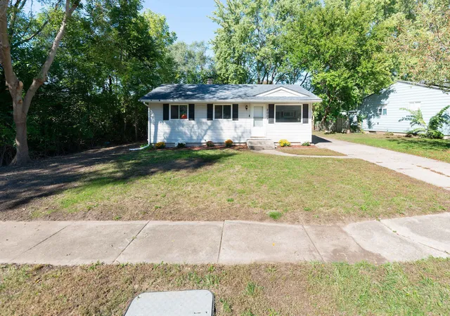Photo 3 of Single family home for sale at 2008 Rexford Dr, Rockford, IL 61109 | MLS# 12780517 | Listing updated on 2026-10-08