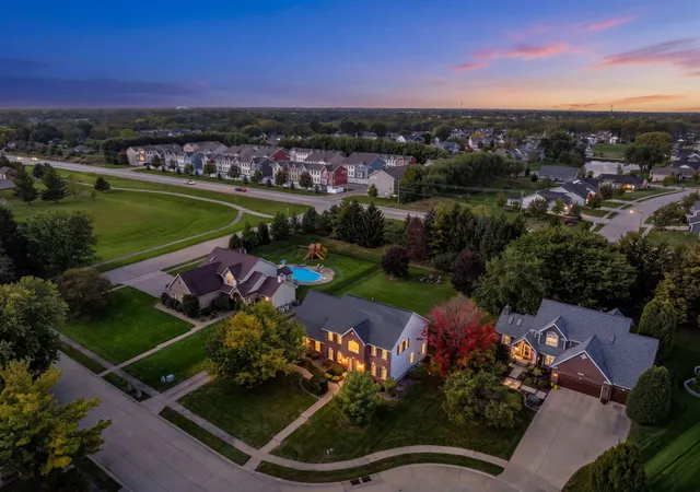 Photo 1 of Single family home for sale at 4960 Foxborough Ct, Bettendorf, IA 52722 | MLS# 12780523 | Listing updated on 2026-10-09