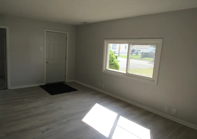 Photo 3 of Single family home for sale at 1613 Juneway Ter, Round Lake Beach, IL 60073 | MLS# 12780525 | Listing updated on 2026-10-08