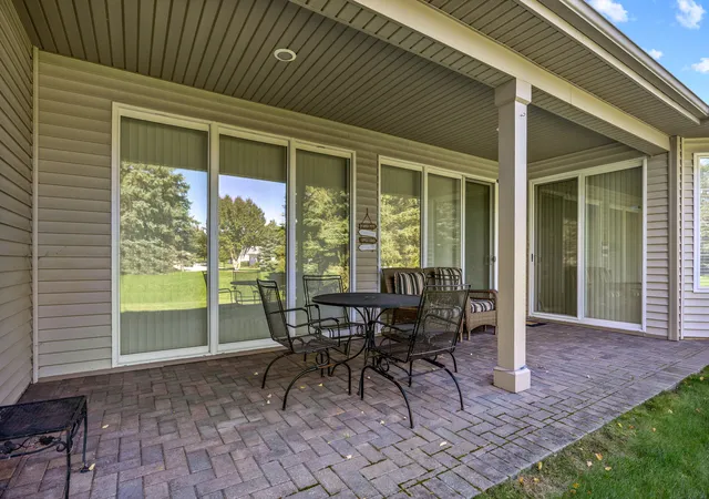 Photo 4 of Single family home for sale at 13300 Honeysuckle Dr, Huntley, IL 60142 | MLS# 12780537 | Listing updated on 2026-10-08