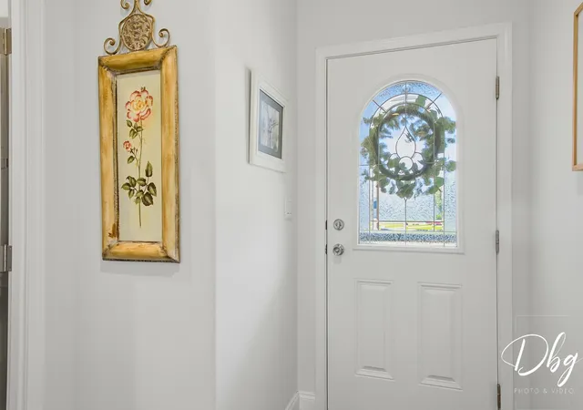 Photo 3 of Single family home for sale at 1512 Concord Cir, Grayslake, IL 60030 | MLS# 12780542 | Listing updated on 2026-10-08