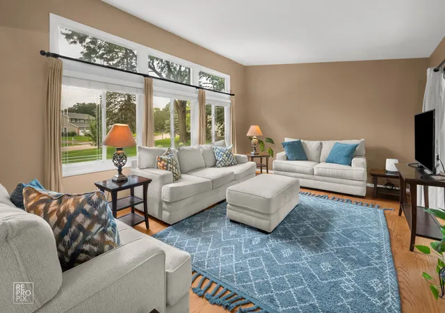 Photo 4 of Single family home for sale at 6s575 Bridlespur Dr, Naperville, IL 60540 | MLS# 12780546 | Listing updated on 2026-10-08