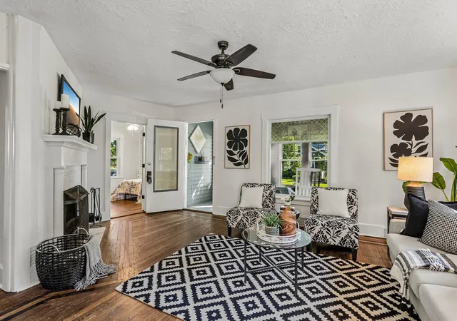 Photo 3 of Single family home for sale at 217 Prairie Ave, Libertyville, IL 60048 | MLS# 12780560 | Listing updated on 2026-10-09